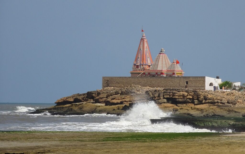 temple, seaside, waves-4196229.jpg